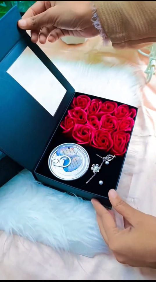 Stylish Necklace and Ring Set