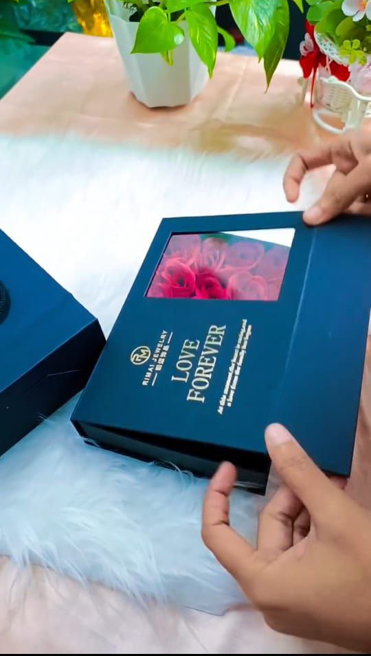 Aesthetic Gold Pearl Necklace for Her